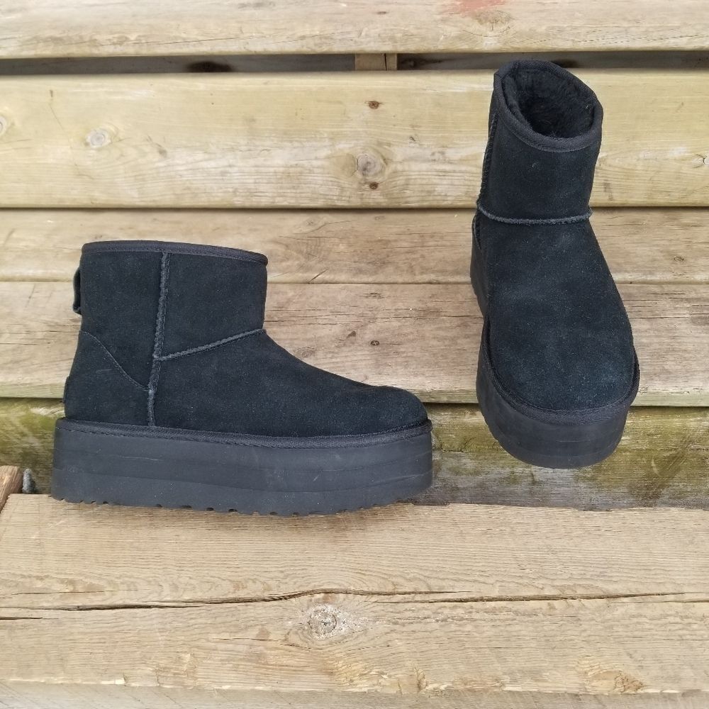 Ugg Australia Classic Mini Black‎ Suede Leather Super Platform Chunky Boots 9